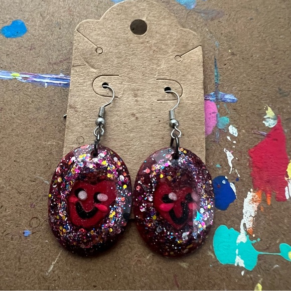 Happy Red Heart Smiley Face Earrings - Picture 5 of 7